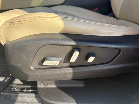 Used 2018 Cadillac XT5 Luxury w/ Driver Awareness Package image 29