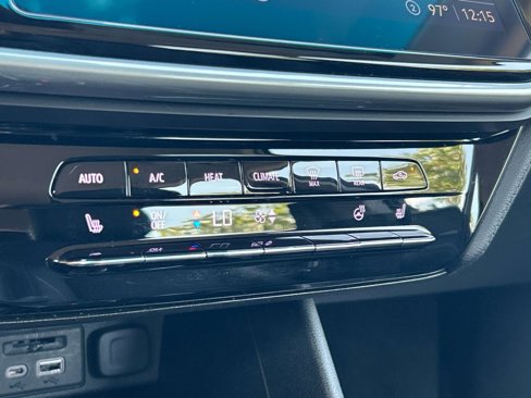 Used 2022 Chevrolet Bolt LT w/ Infotainment Package image 29