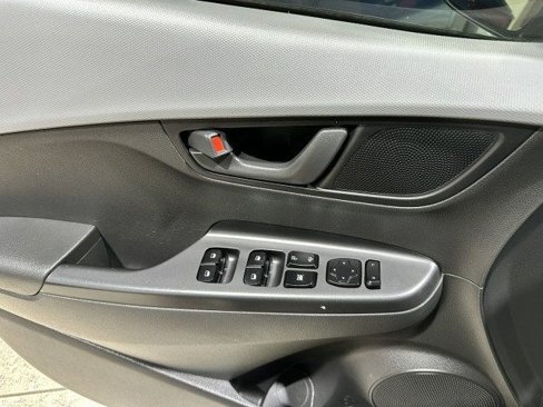Used 2019 Hyundai Kona SE image 19