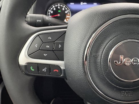 Used 2021 Jeep Renegade Latitude image 29