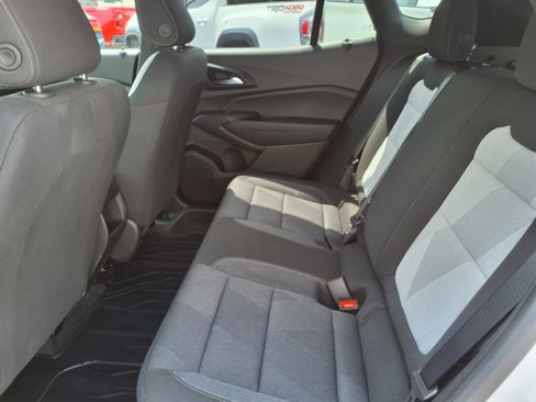 Certified 2025 Chevrolet Trax RS image 11