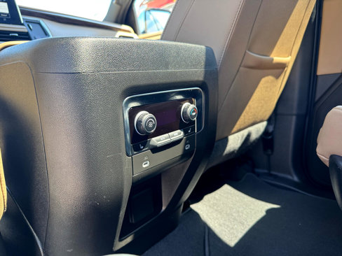 Used 2024 Chevrolet Tahoe Premier w/ Premium Package image 18