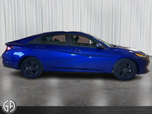 Used 2023 Hyundai Elantra SEL image 4