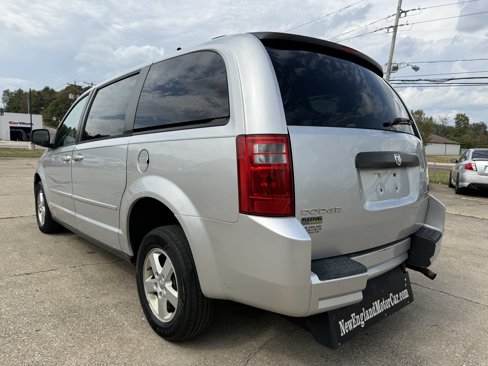 Used 2010 Dodge Grand Caravan SE image 4