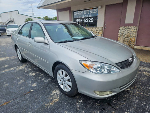 Used 2004 Toyota Camry XLE image 1