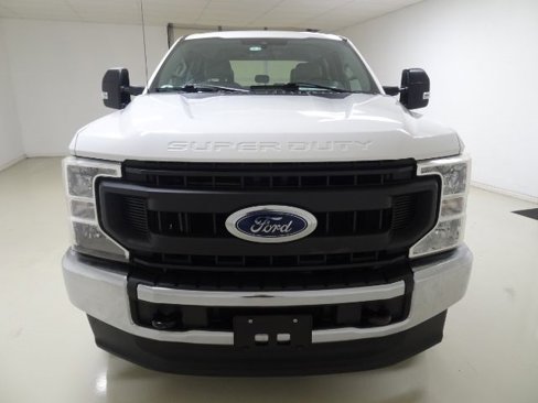 Used 2020 Ford F250 XL w/ Power Equipment Group image 2