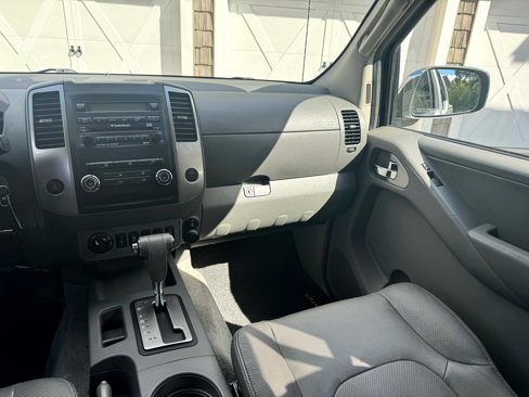 Used 2012 Nissan Frontier SL image 16