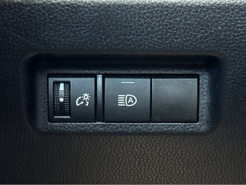 Used 2020 Toyota RAV4 LE image 11