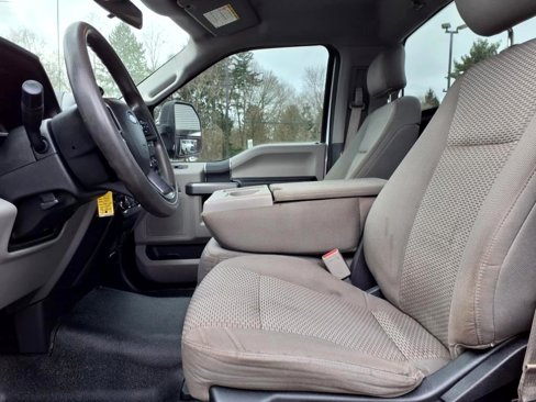 Used 2017 Ford F350 XLT w/ Snow Plow Prep Package image 9