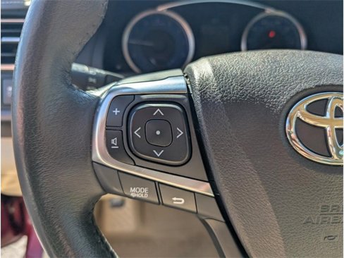 Used 2017 Toyota Camry XLE image 18