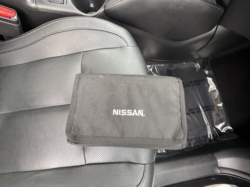 Used 2019 Nissan Rogue SL w/ Premium Package image 38