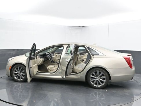Used 2013 Cadillac XTS Luxury image 34