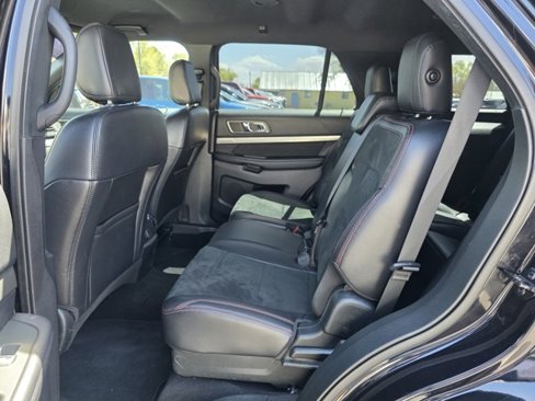 Used 2019 Ford Explorer XLT w/ Equipment Group 202A image 13