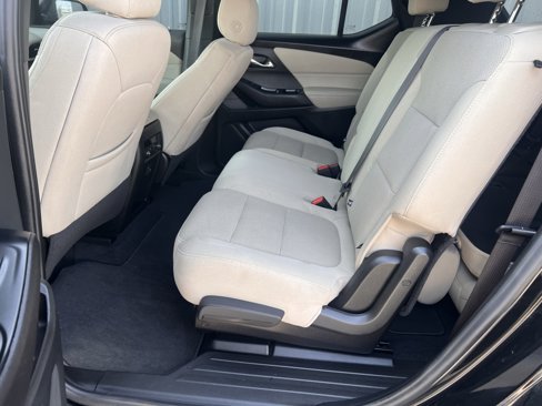 Used 2023 Chevrolet Traverse LS image 30