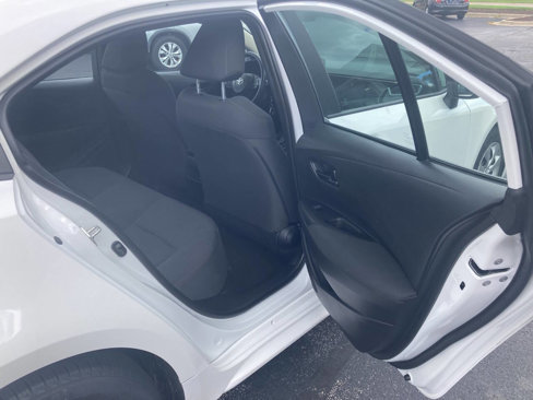 Used 2022 Toyota Corolla LE image 21