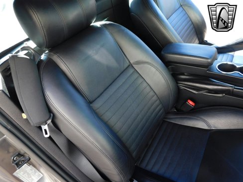 Used 2003 Ford Thunderbird image 12