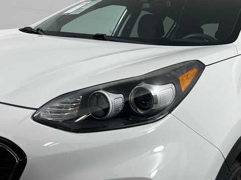 Used 2020 Kia Sportage LX image 12