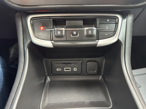 Used 2023 GMC Terrain SLT image 22