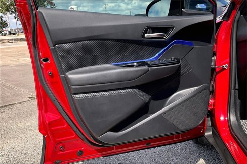 Used 2021 Toyota C-HR XLE image 17
