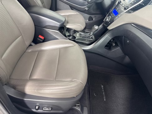 Used 2013 Hyundai Santa Fe AWD image 24