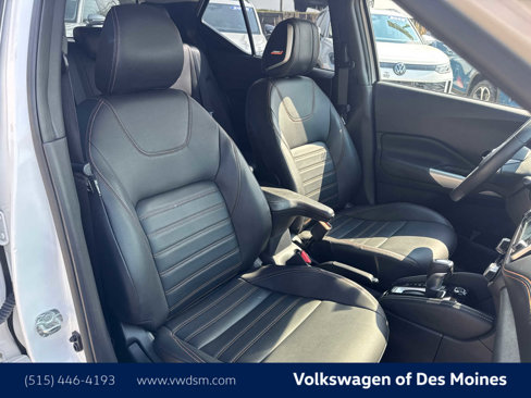 Used 2020 Nissan Kicks SR w/ SR Premium Package image 14
