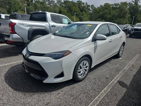 Used 2018 Toyota Corolla L image 2