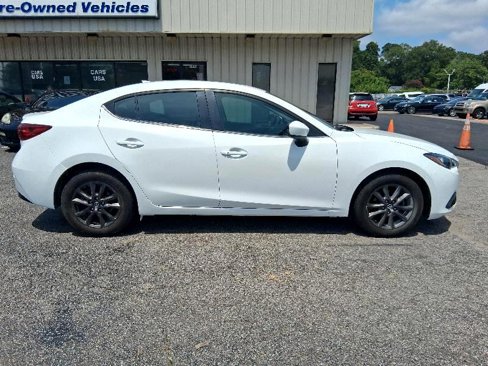 Used 2015 MAZDA MAZDA3 i Touring w/ Technology Package image 9