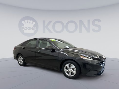 Used 2023 Hyundai Elantra SE image 7