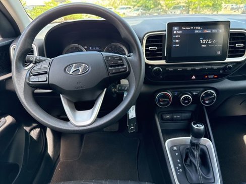Certified 2022 Hyundai Venue SE w/ Cargo Package image 21