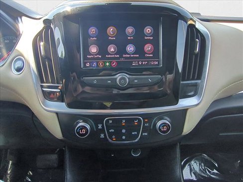 Used 2022 Chevrolet Traverse LS image 14