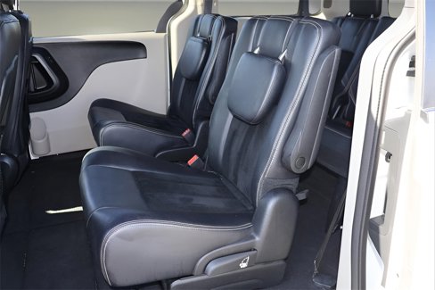 Used 2017 Dodge Grand Caravan SXT image 15
