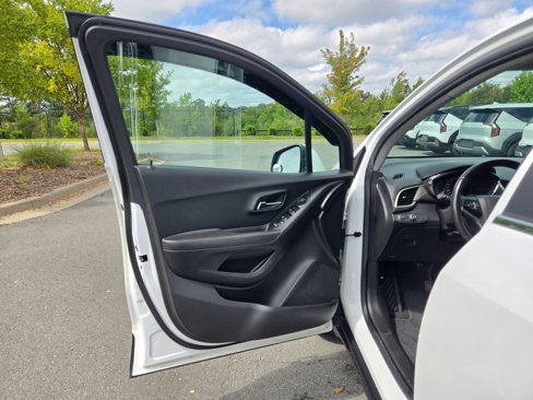 Used 2020 Chevrolet Trax LT w/ Driver Confidence Package image 20
