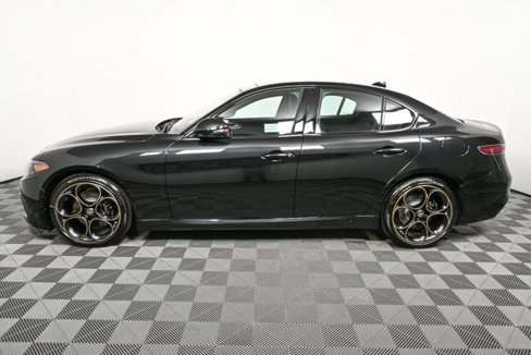 New 2025 Alfa Romeo Giulia w/ Driving Assist Package image 33