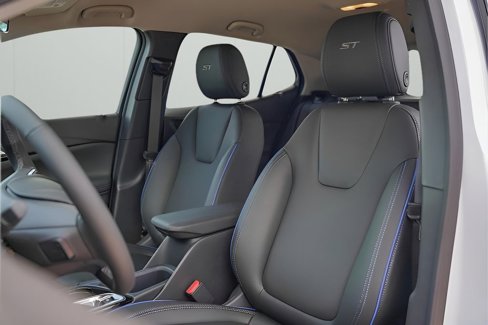 New 2026 Buick Encore GX Sport Touring image 12