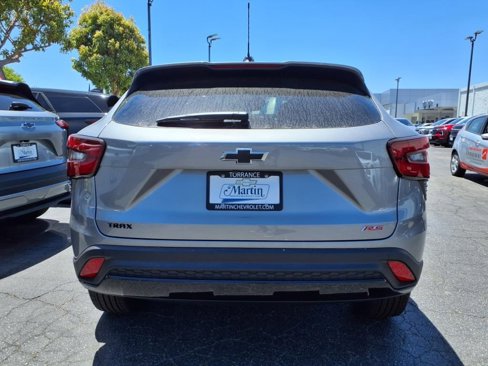 New 2025 Chevrolet Trax RS w/ Sunroof Package image 6