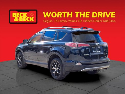 Used 2018 Toyota RAV4 SE image 5
