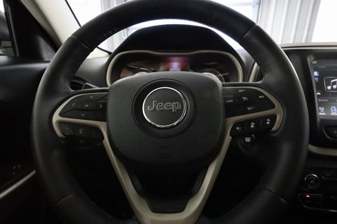 Used 2018 Jeep Cherokee Limited w/ Technology Group image 20