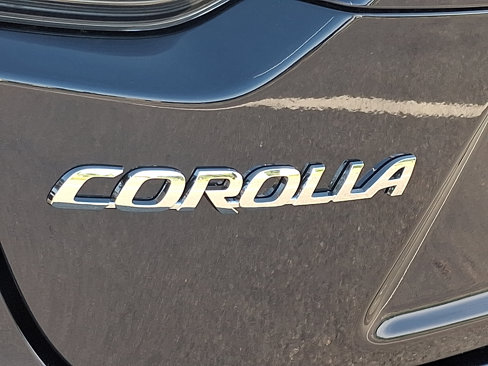 Certified 2025 Toyota Corolla XSE image 30