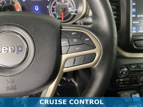 Used 2018 Jeep Cherokee Limited image 24