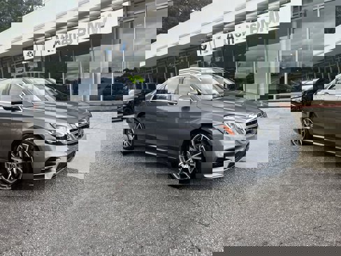 Used 2019 Mercedes-Benz S 560 Sedan image 2