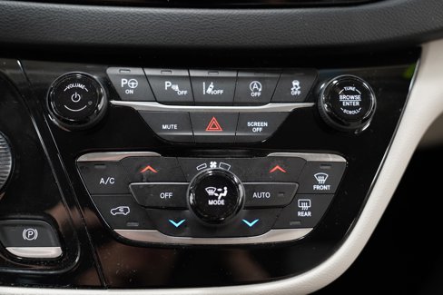 Used 2020 Chrysler Pacifica Touring-L Plus w/ Tire & Wheel Group image 30
