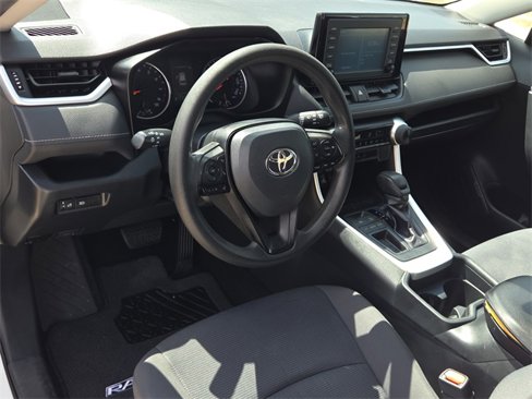 Used 2019 Toyota RAV4 LE image 16