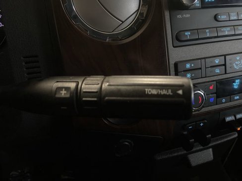 Used 2011 Ford F350 Lariat w/ Lariat Interior Pkg image 21