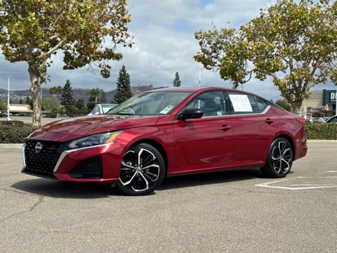 Used 2024 Nissan Altima 2.5 SR image 2