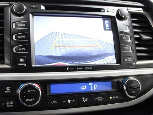 Used 2016 Toyota Highlander Limited image 16