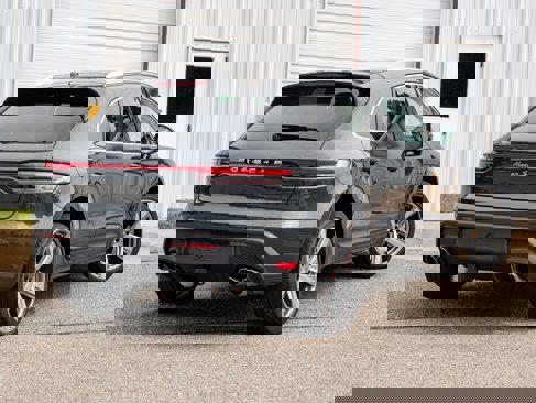 Certified 2024 Porsche Macan S image 9