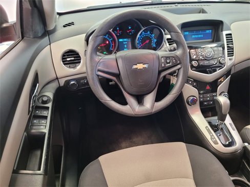 Used 2014 Chevrolet Cruze LS image 7