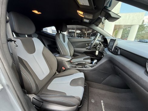 Used 2020 Hyundai Veloster 2.0 image 18