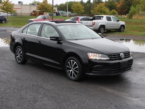 Used 2018 Volkswagen Jetta SE image 3