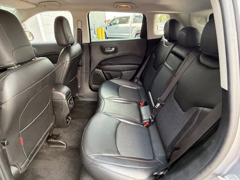 Used 2019 Jeep Compass Trailhawk image 12